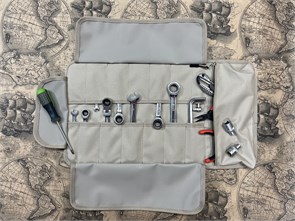 {{productViewItem.photos[photoViewList.activeNavIndex].Alt || productViewItem.photos[photoViewList.activeNavIndex].Description || 'Сумки - скрутки для инструмента бежевая.'}}